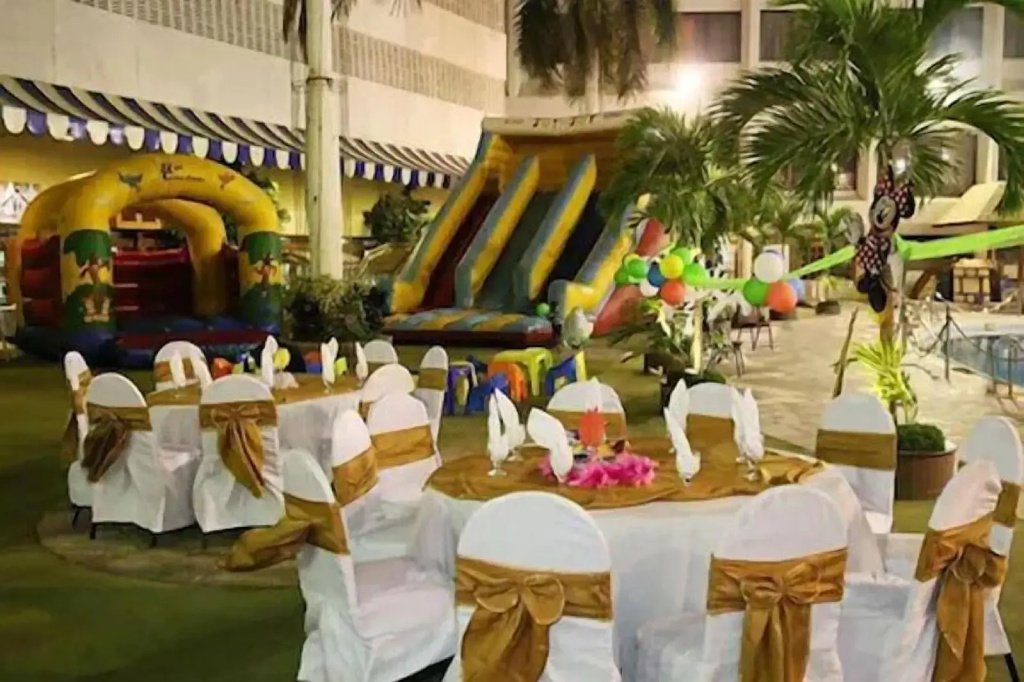 Regent Plaza Hotel & Convention Centre - Général