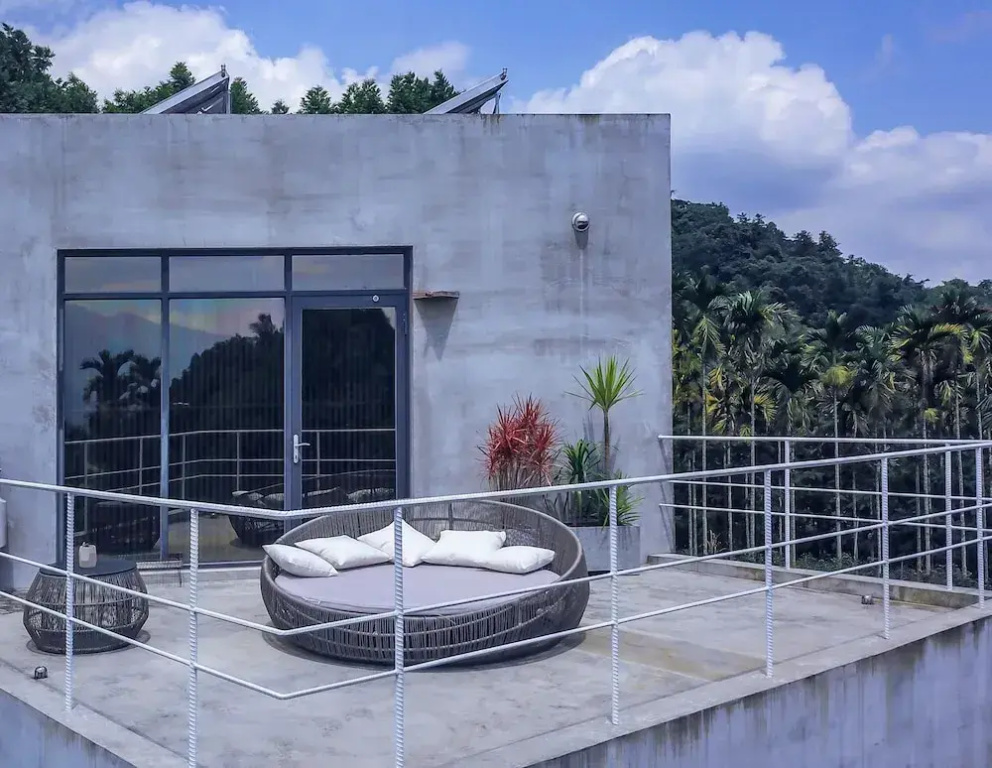 Deluxe Quadruple room with balcony