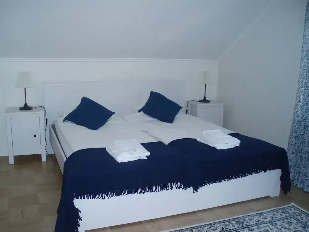 3 Bedrooms Apartment