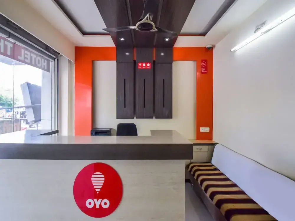 OYO 15650 Tourist Inn