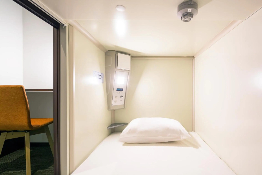 Capsule Hotel CUBE — 3