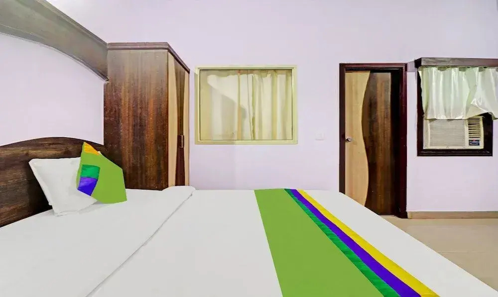 Treebo Trend Hotel Golden Bird