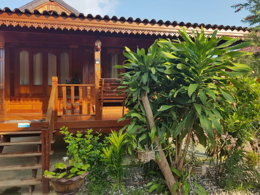 Buntham And Chwee Resort