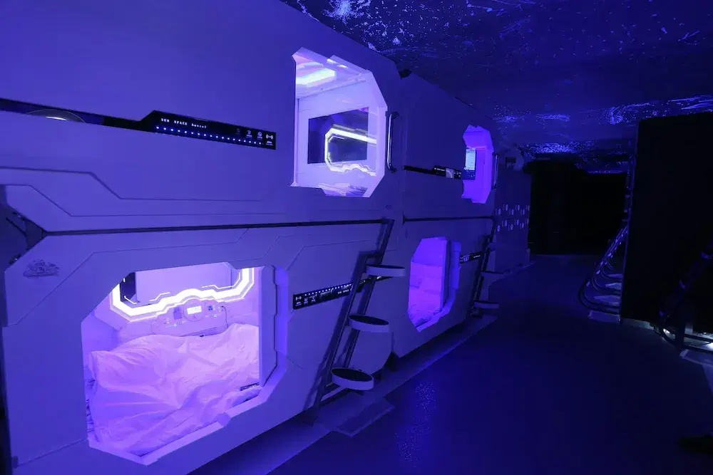 Superior Capsule