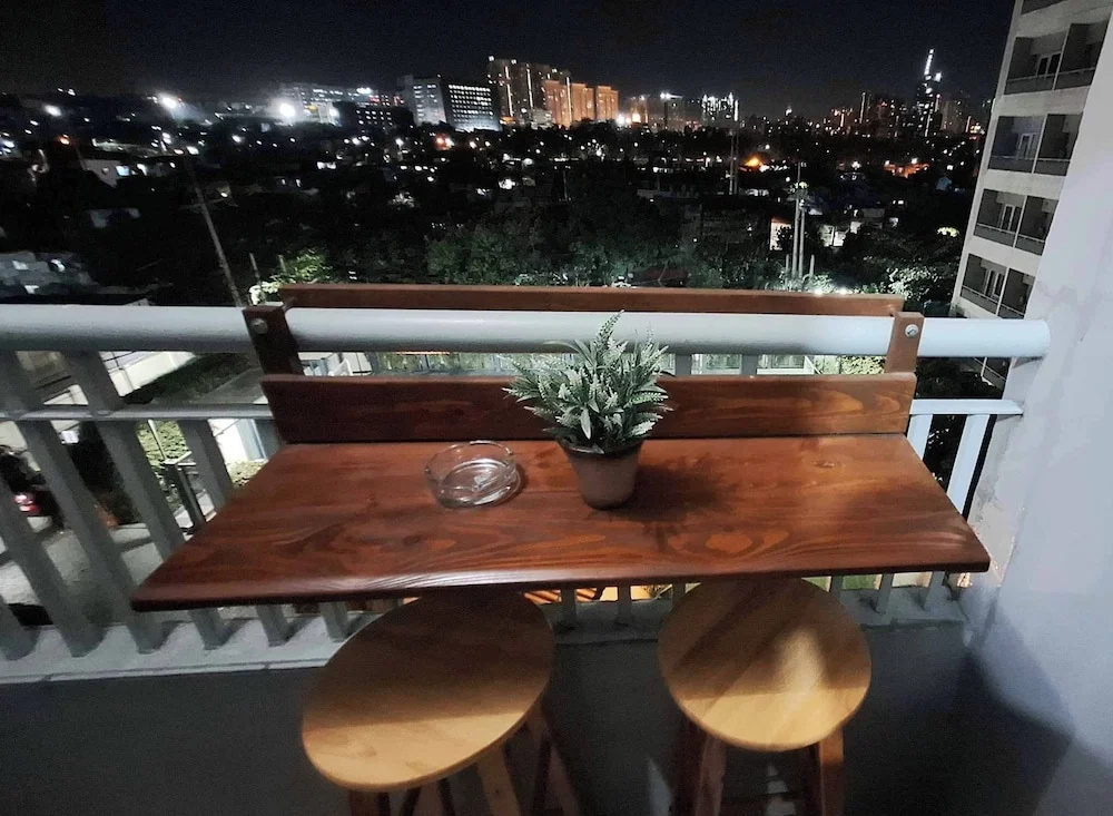 Homey 1BR With Balcony City View in Grace Res