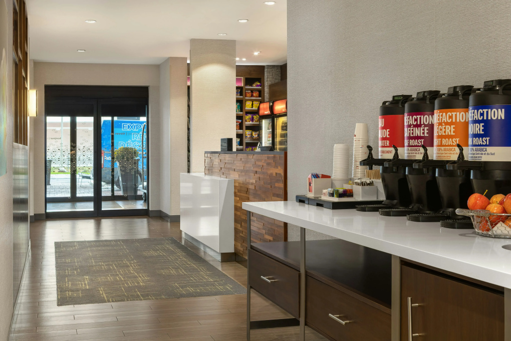 Hampton Inn & Suites by Hilton Montreal-Dorval - Général