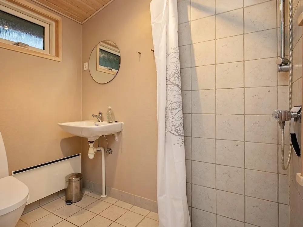 Modern Holiday Home With Whirlpool in Væggerløse - фото 7