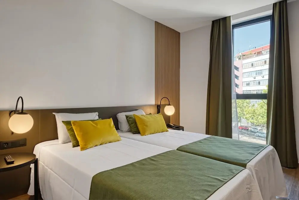 Double room (full double bed)