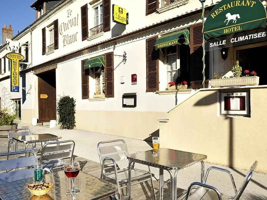 Voir la photo 2 — Hostellerie du Cheval Blanc