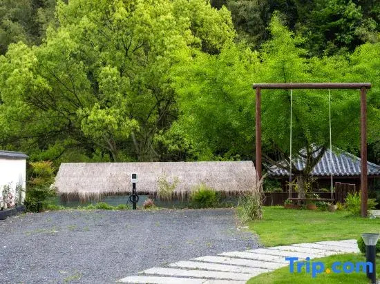 Moganshan Flowing Water Shadow Falling Homestay