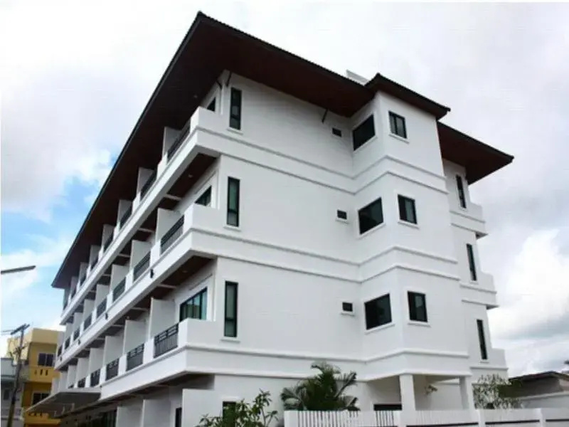 1 Bedroom Apartment with balcony and with view