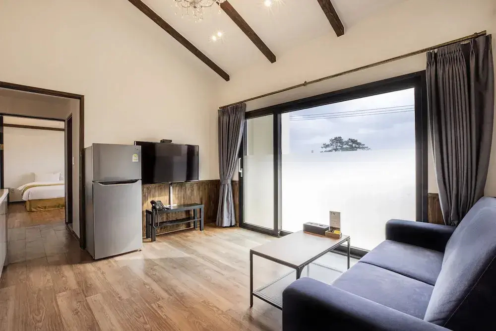 Superior Double room with balcony (full double bed)