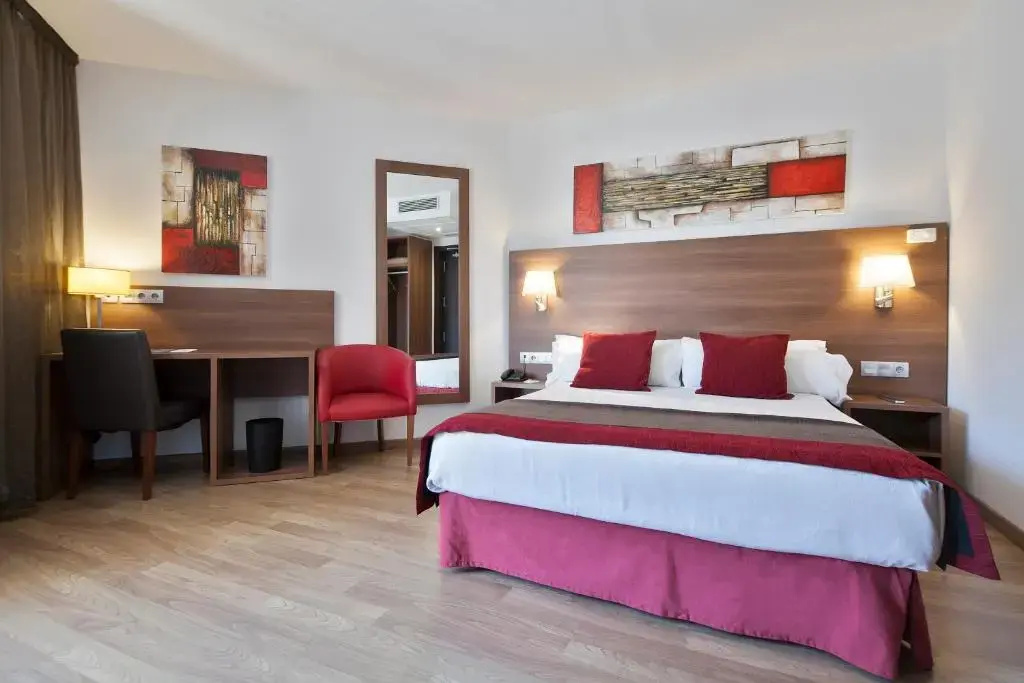 Superior Double room (full double bed)