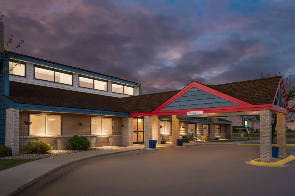 AmericInn by Wyndham Crookston U of M Crookston