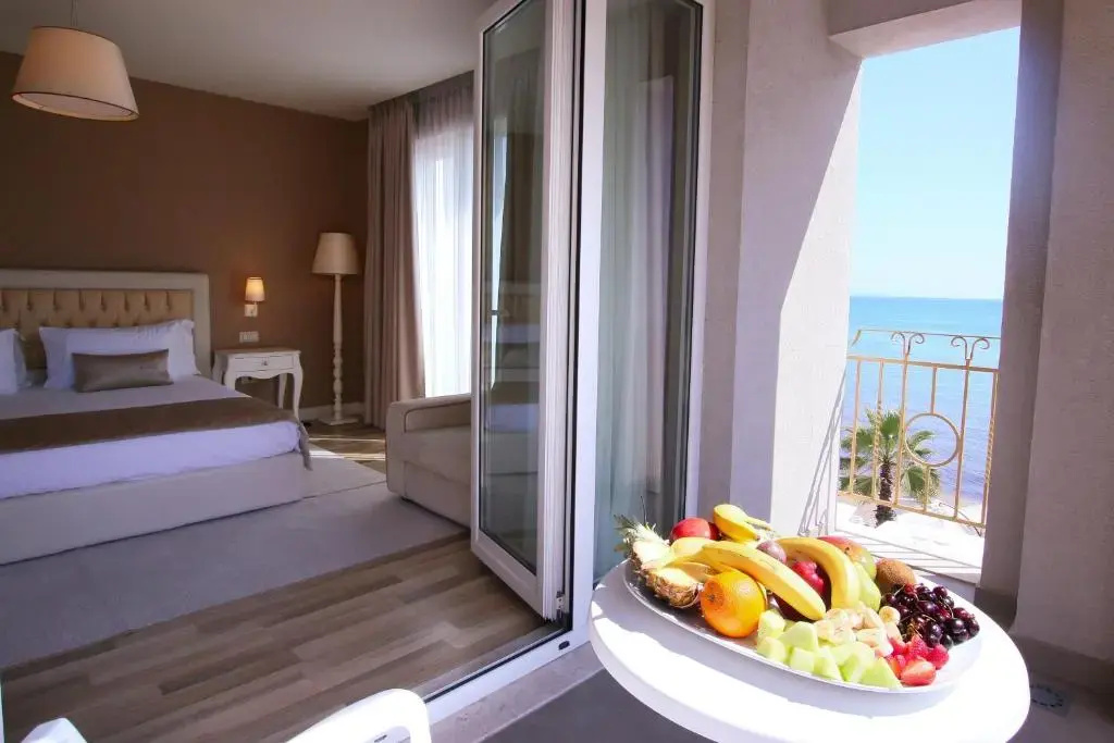 Standard Triple room with balcony and with sea view
