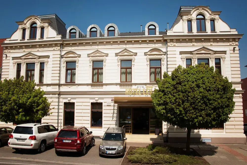 Hotel Lev