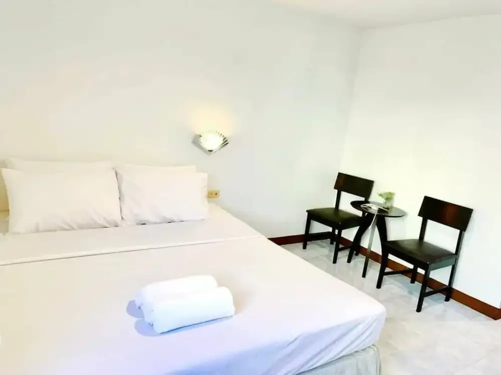 Standard Double room with balcony (full double bed)