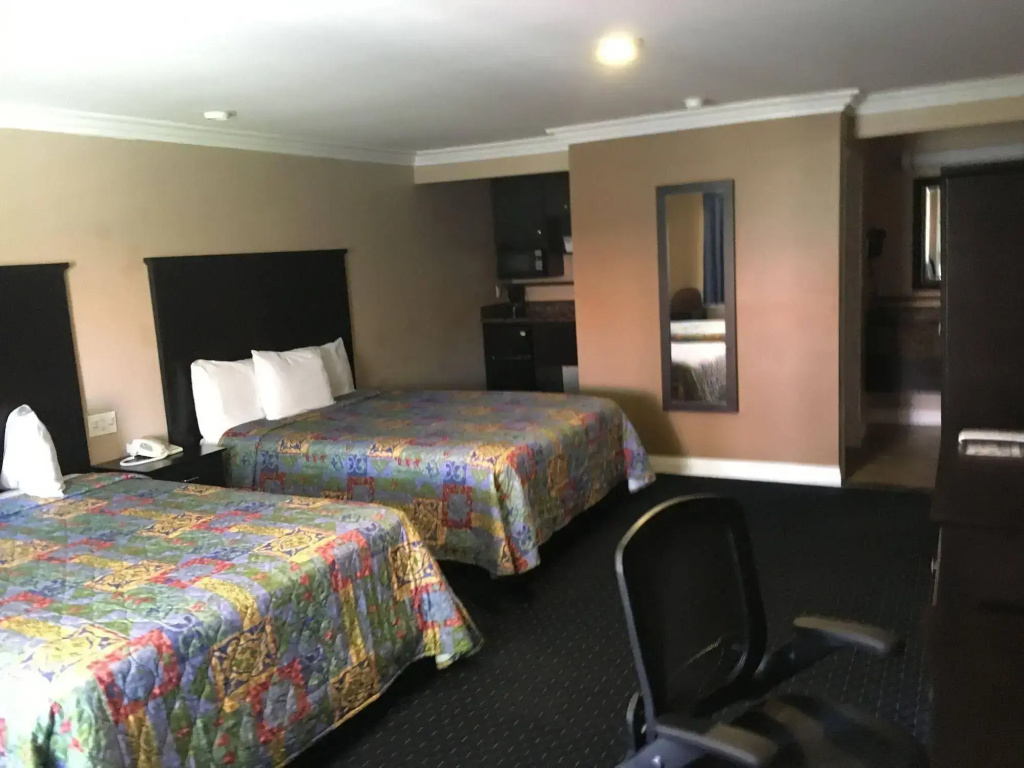 Garden Inn & Suites — фото