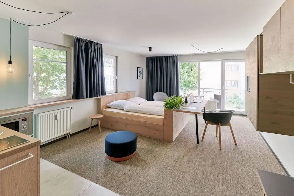 Classic Double room with balcony (full double bed)