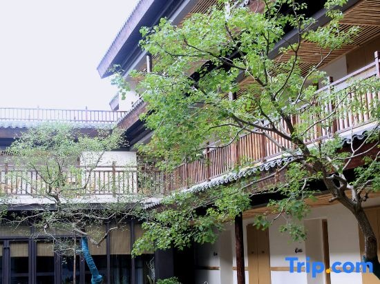 Hotel MoMc Jiuhuashan in Chizhou