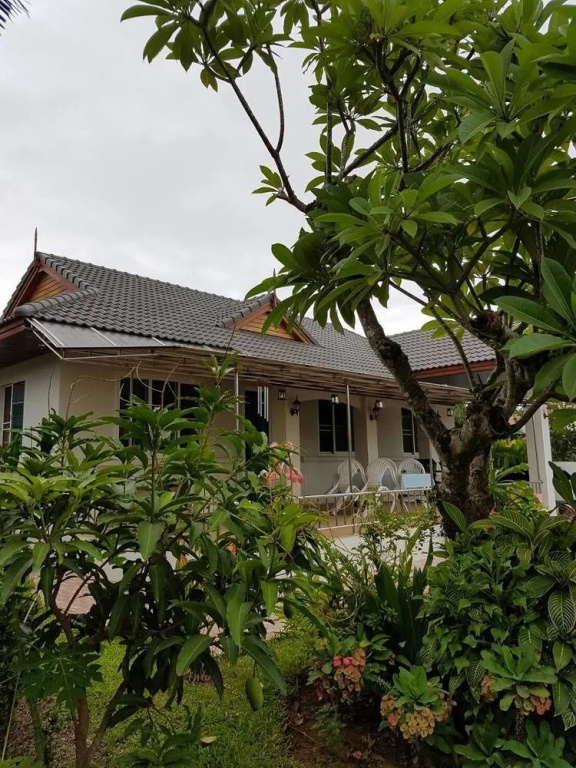 Nuch's Apple Guest House