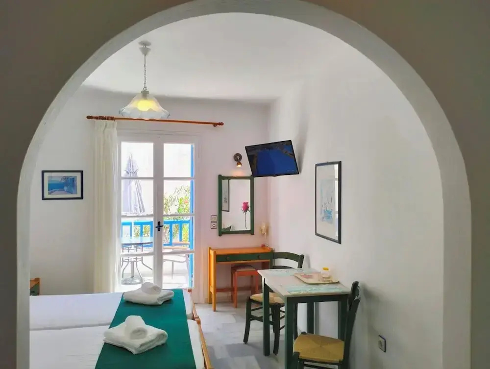 Double Studio with balcony (twin beds)