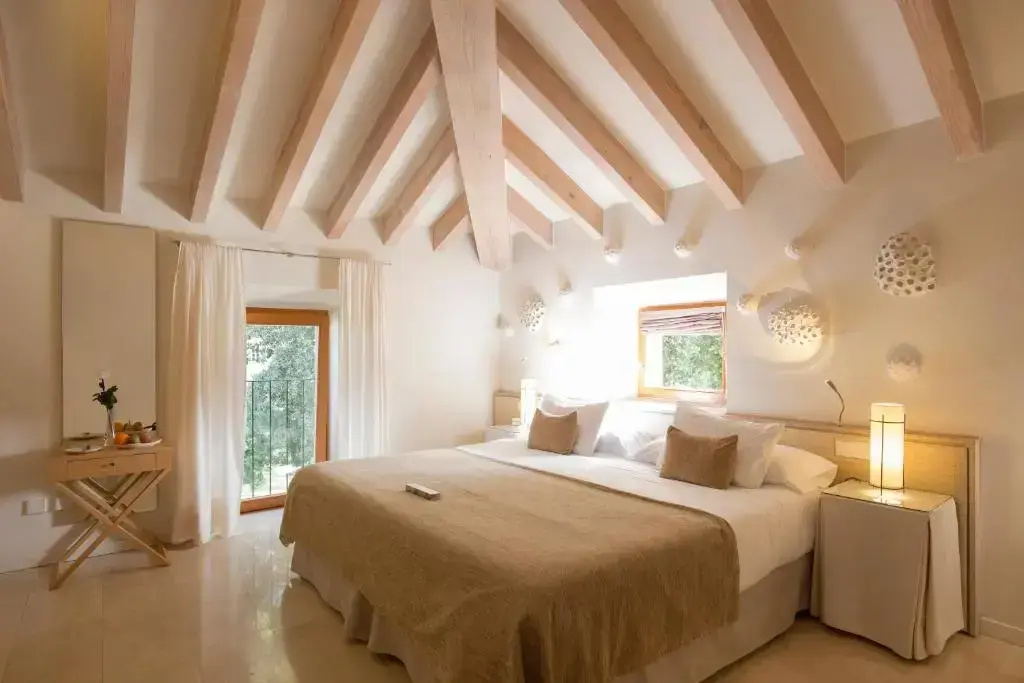 Double room (full double bed)