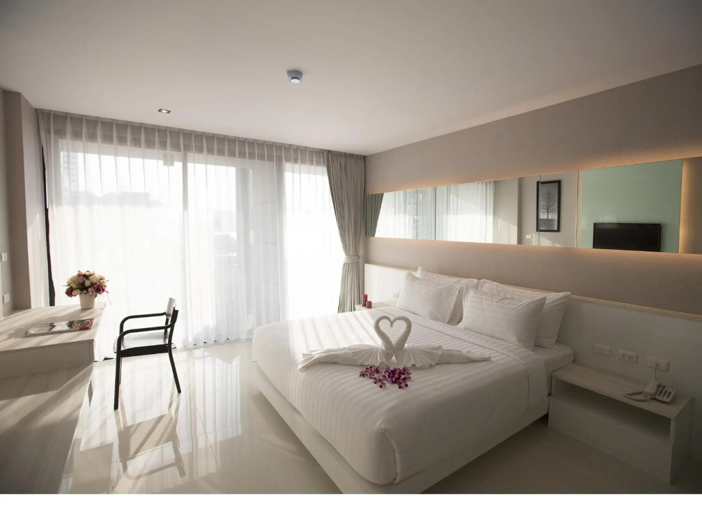Отель Serenotel Pattaya Beach Front в Паттайе