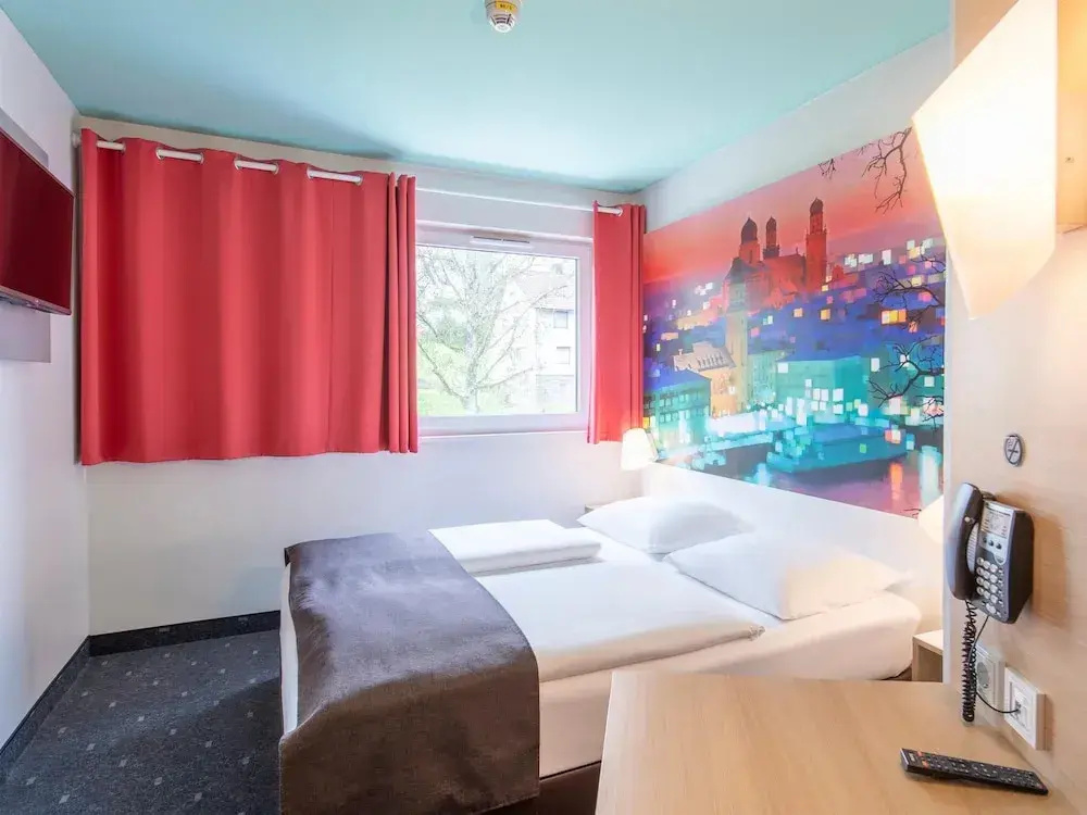 Double room (full double bed)