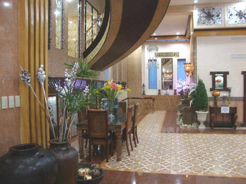 Lobby & Reception