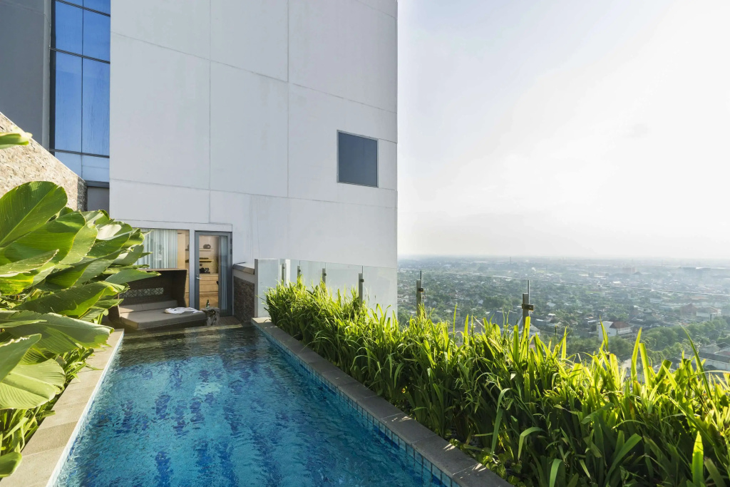 Alila Solo, Java - 4