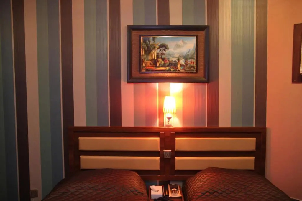 Deluxe Double room (full double bed)