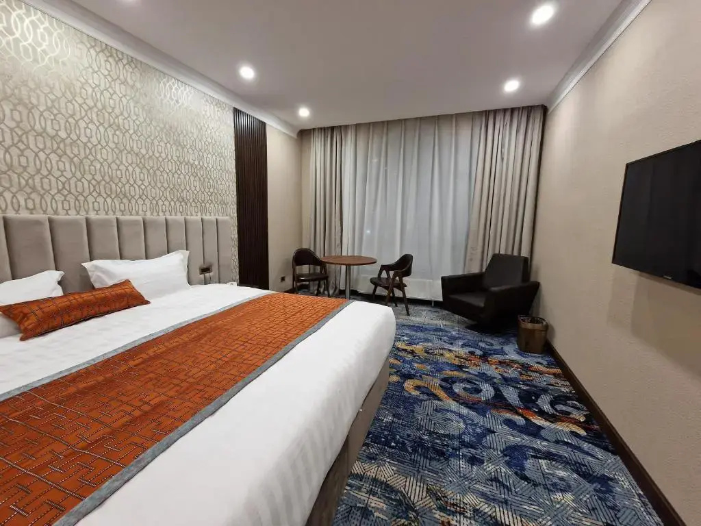 Deluxe Double room (full double bed)