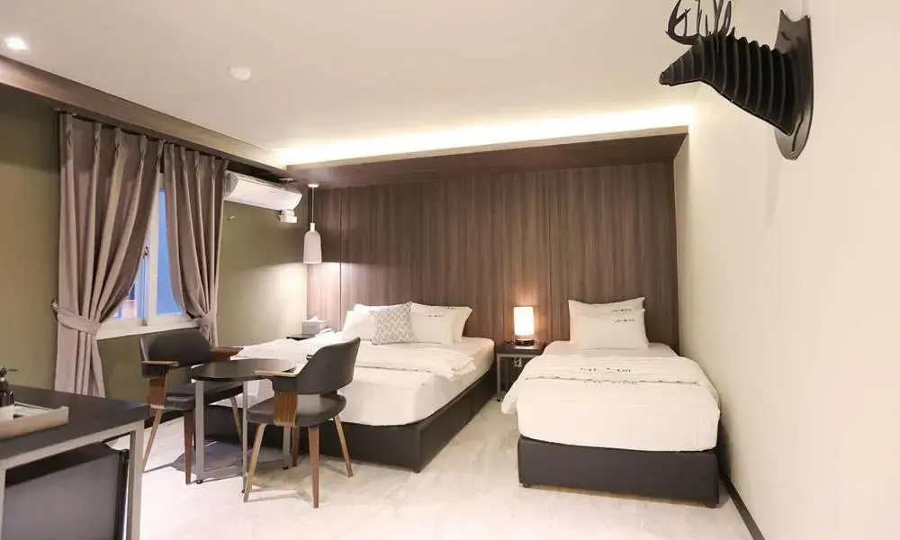 Superior Double room (full double bed)