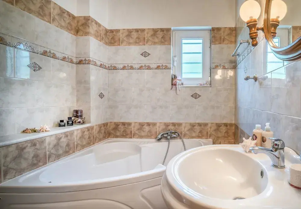 4 Bedrooms Villa