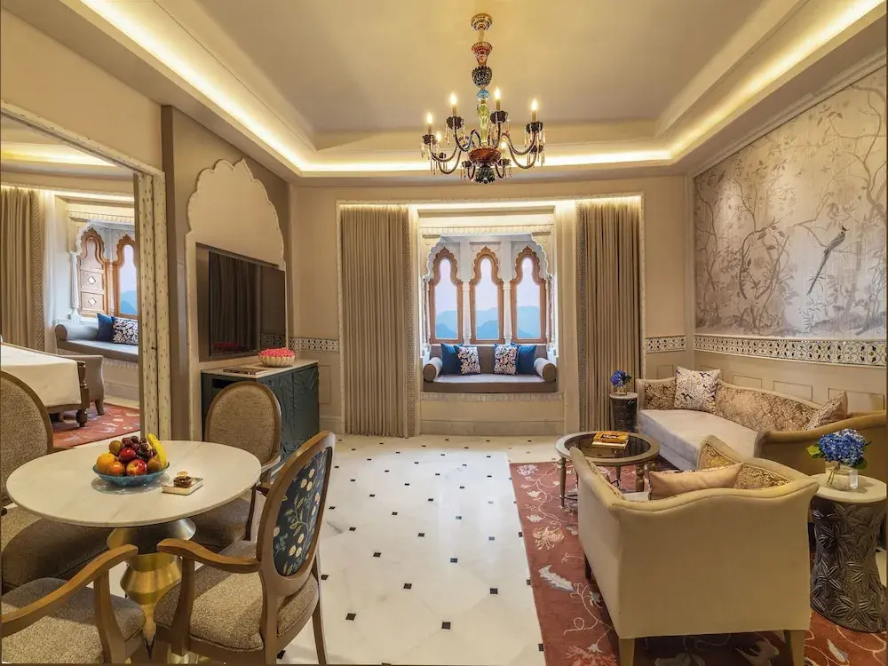 Luxury Suite