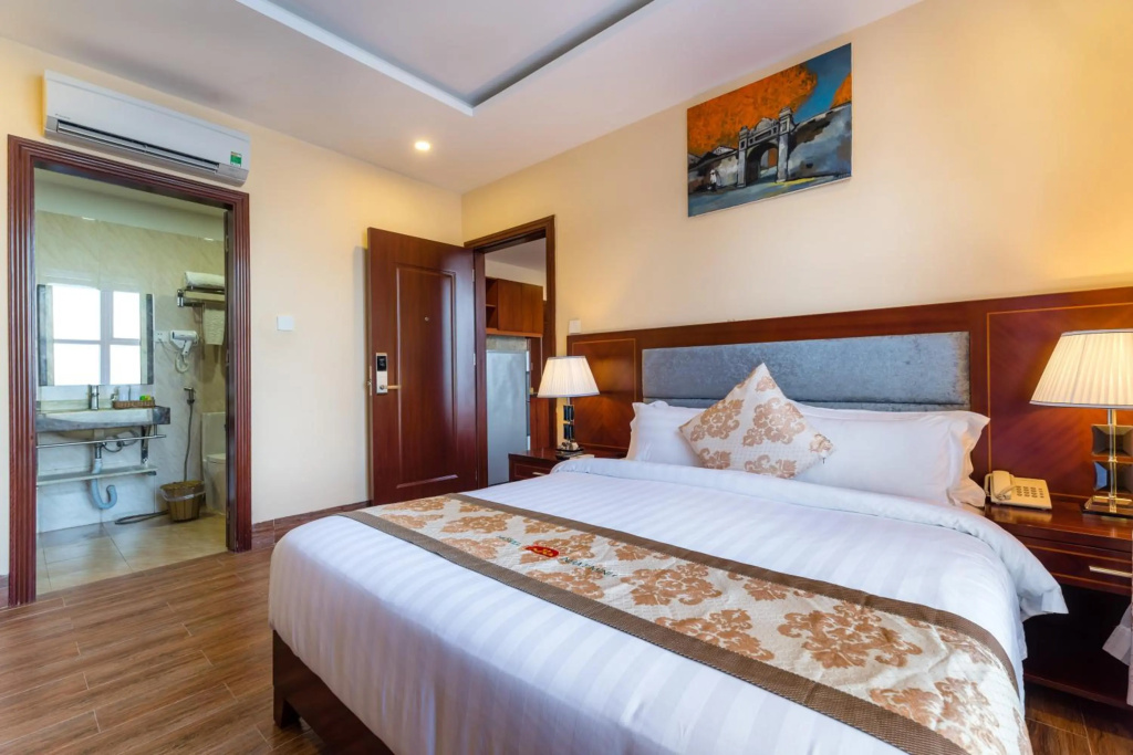 Nhat Minh Hotel and Apartment — фото