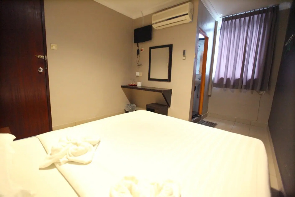 Deluxe Double room (full double bed)