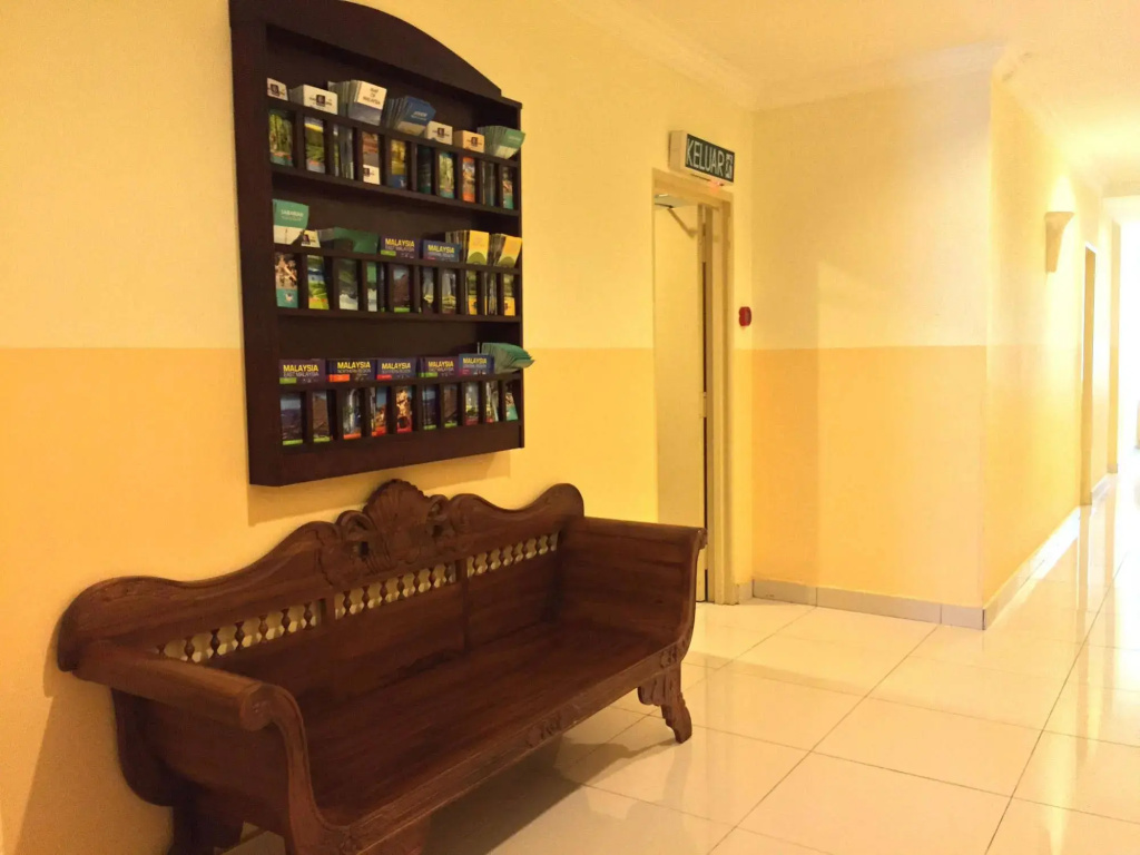 Lobby & Reception
