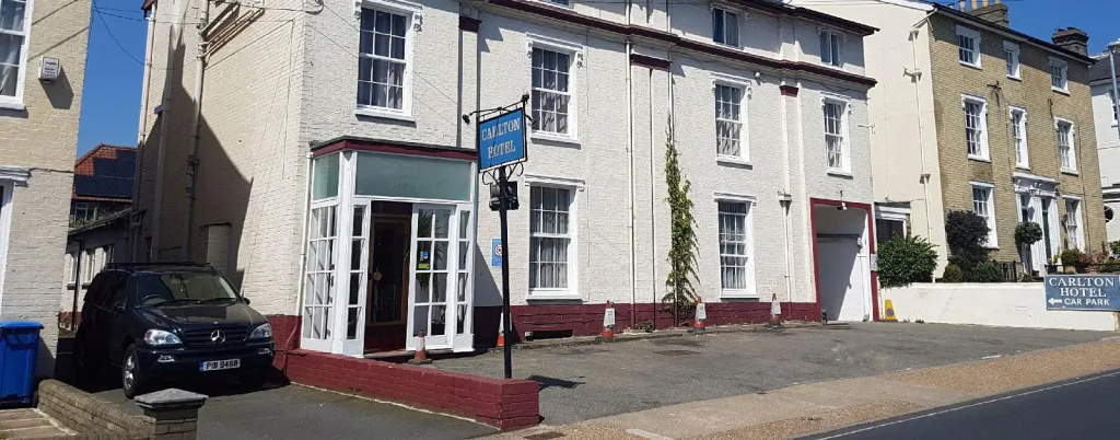 Carlton Hotel