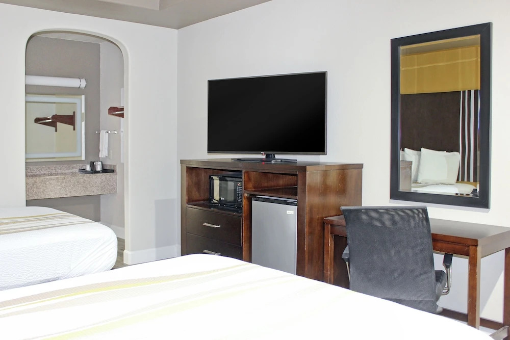 Четырёхместный номер Standard в Palacio Royale Inn Houston NW Beltway 8