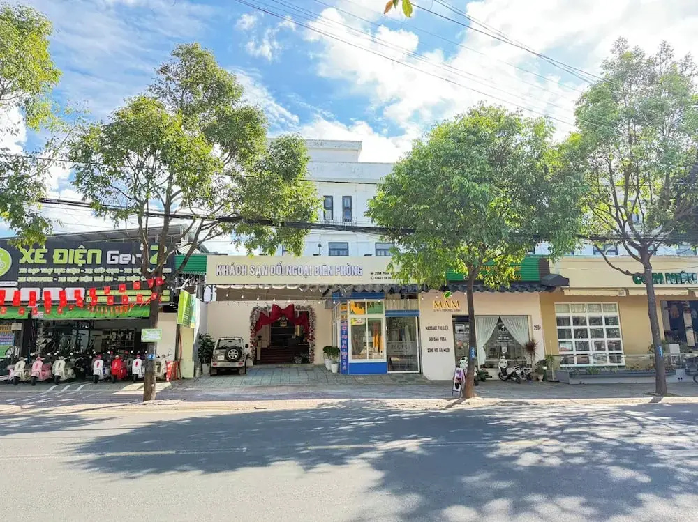 Doi Ngoai Bien Phong SPA Hotel