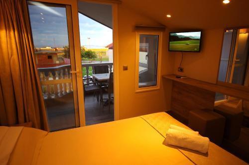 John & Eve Hotel 1 *