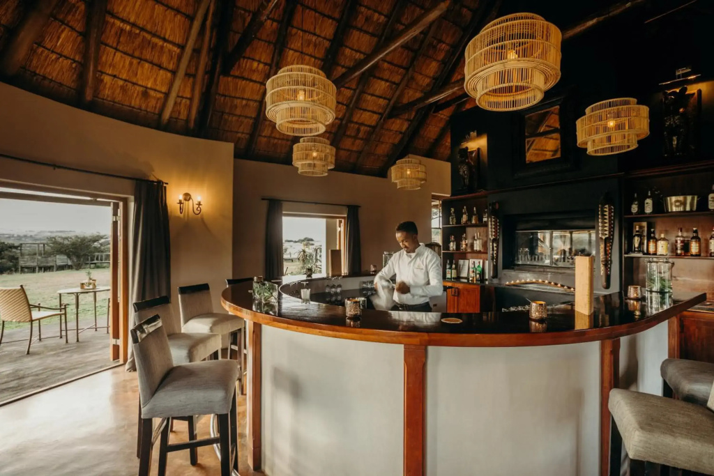 Hlosi Game Lodge - Amakhala Game Reserve - фото 23
