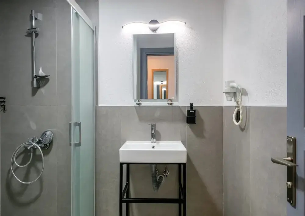 Comfort room