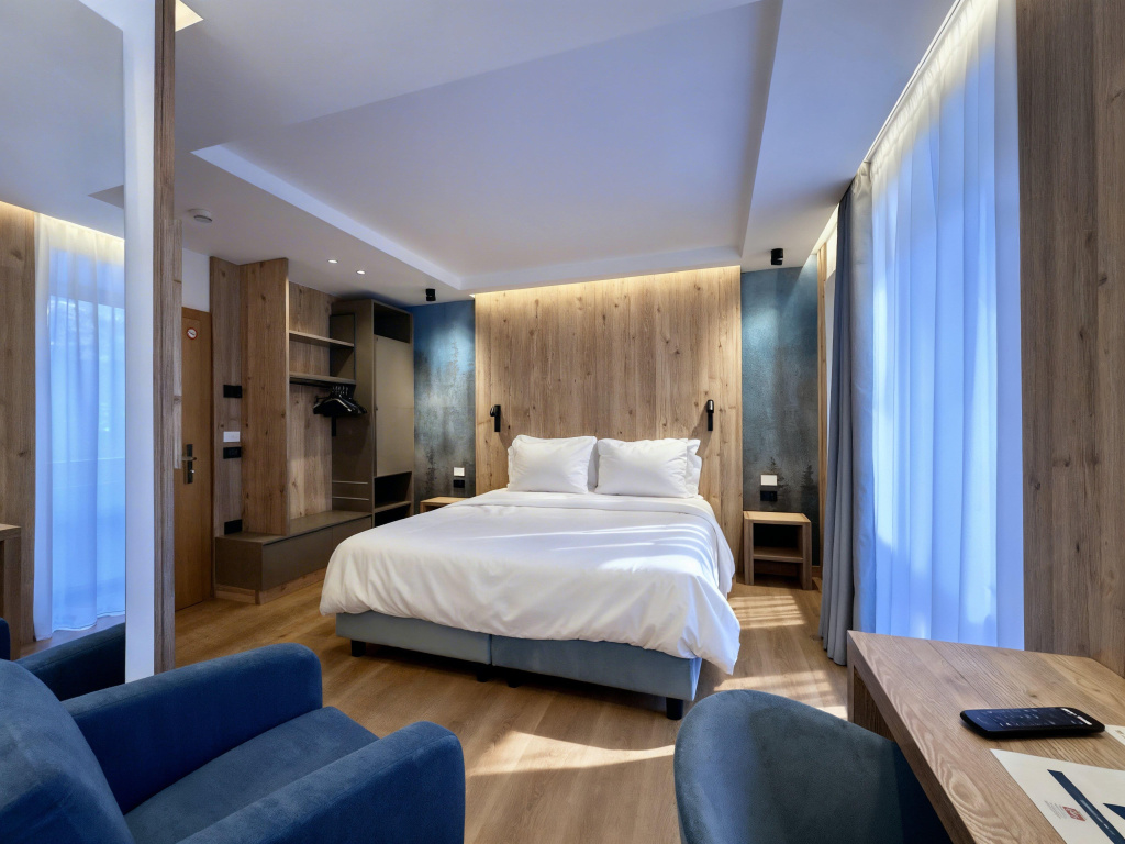 Comfort Double room with balcony and with mountain view (full double bed)