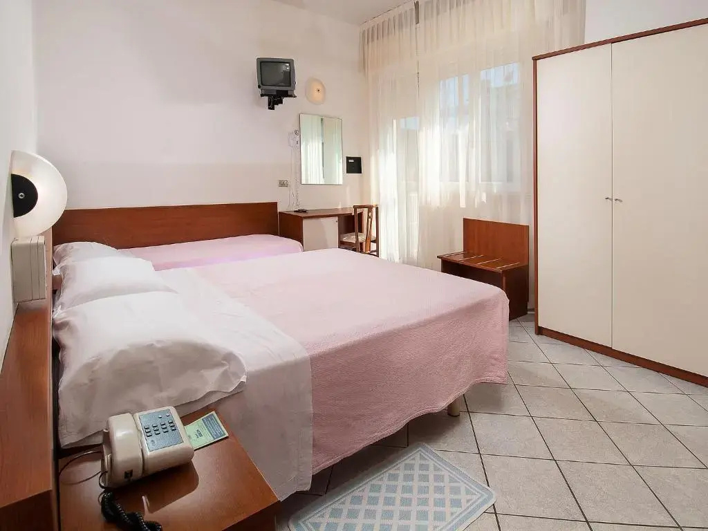 Standard Double room with balcony (full double bed)