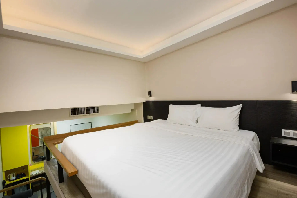 Отель Hotel Z Zpaze в Бангкоке