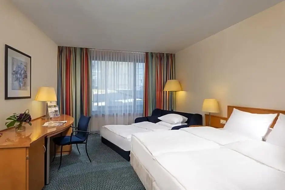 Maritim Hotel Frankfurt Room Type - Classic Family Room Maritim Hotel Frankfurt Room Type - Classic Family Room