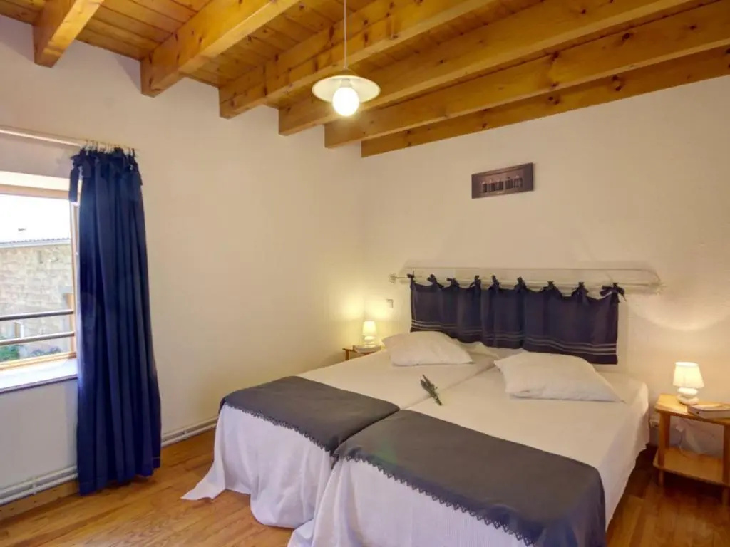 Voir la photo 2 — Gîte Les Salles, 3 pièces, 4 personnes - FR-1-496-66